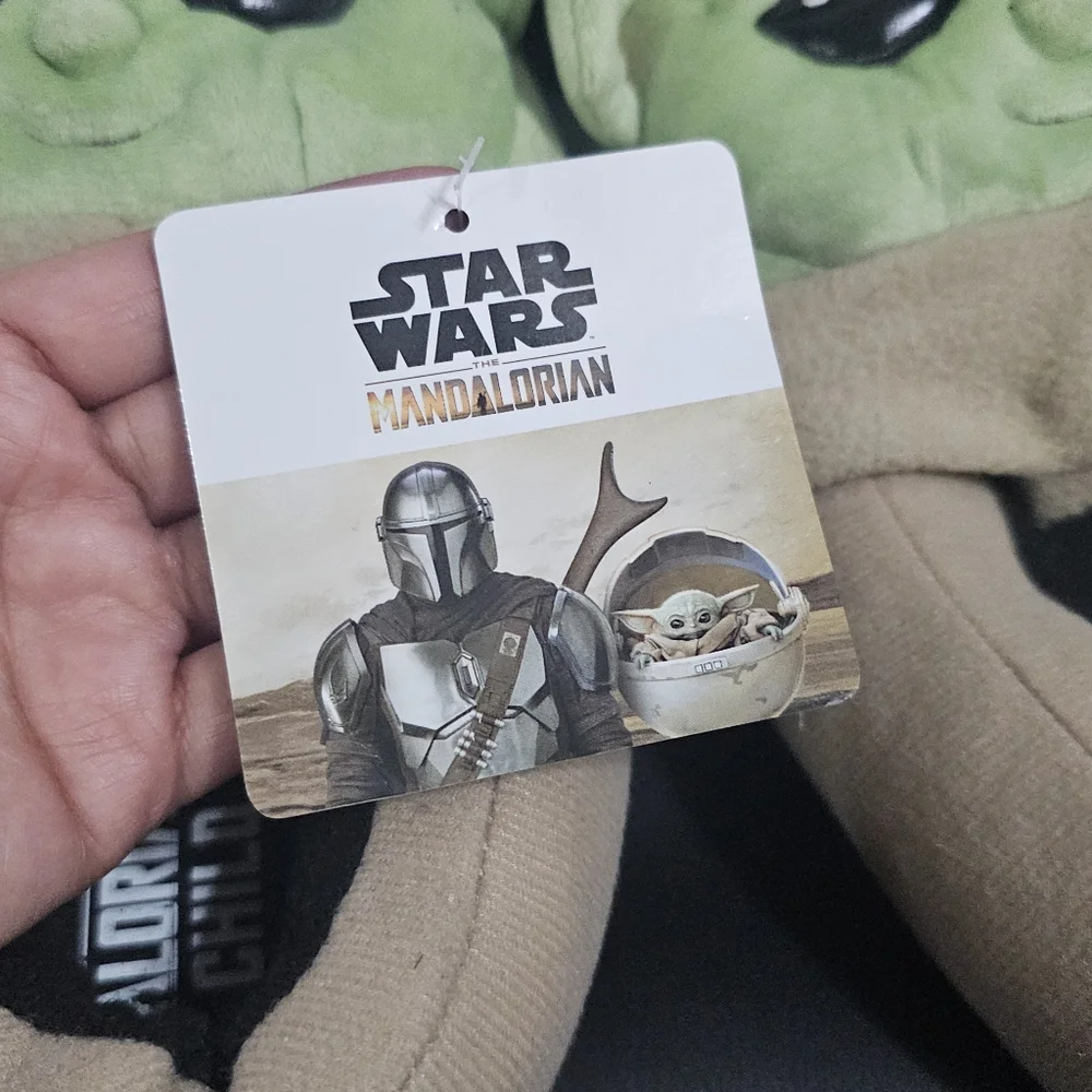 NWT❗️Star Wars The Mandalorian Grogu Youth Unisex Slippers Size 4-5